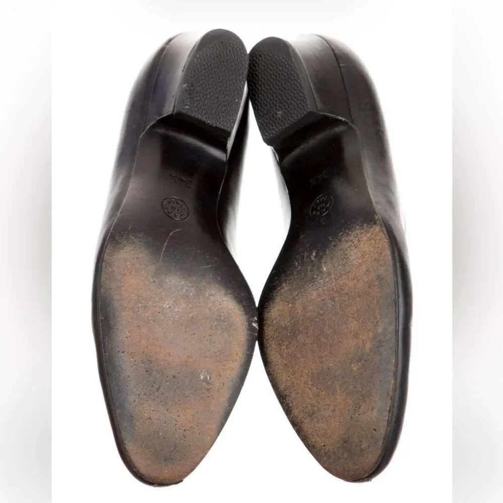 Celine 2019 Black Leather Pumps/Shoes w/Gold Logo Accent Size: 4.5 (IT 34.5)